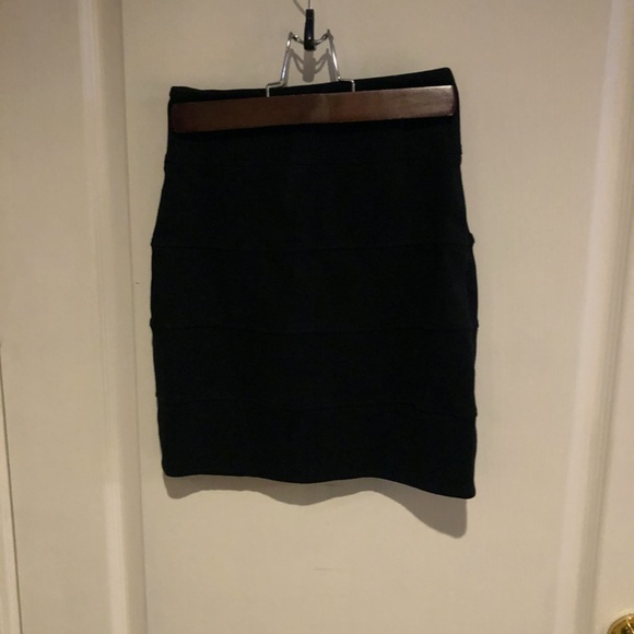 Aritzia Talula Gina Skirt in Black - Picture 4 of 5